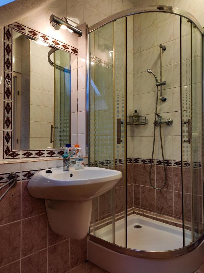 Afrodite Apartmanhaz Eger Kültér fotó